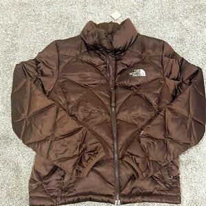 North face 550 coat gently used super warm. Smoke and let free home!